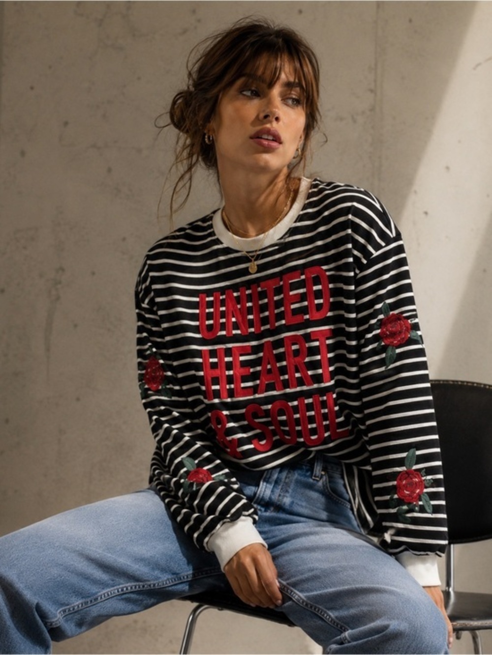 Hummingbird Black White Striped Rose Embroidered Sweatshirt Medium Indie Sleaze